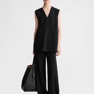 Elegant Black Toteme Fluid Linen V neck Top